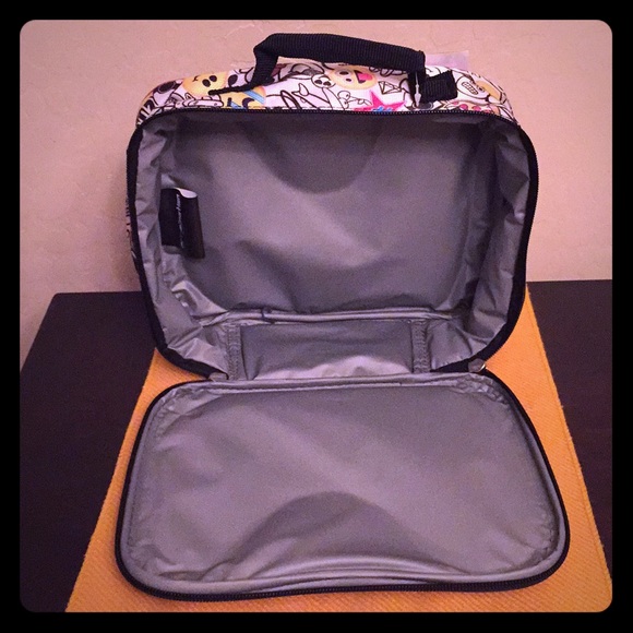 😊ONLY 1! Emojination Lunch Box😊 - Picture 7 of 8